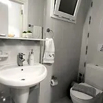 With Balcony & Pool View In Caesar Apartment *
