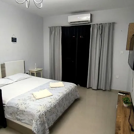 Daire With Balcony & Pool View In Caesar Agios Georgios (Famagusta)
